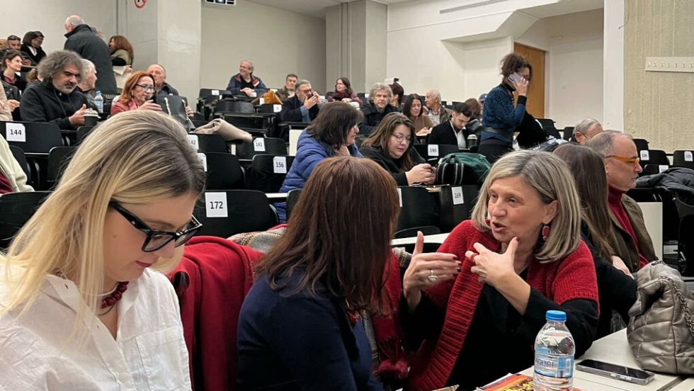 Σε πρώτο πλάνο διακρίνονται οι καθηγήτριες του Πανεπιστημίου Αγίων Κυρίλλου και Μεθοδίου στα Σκόπια, Elena Gjiorgiovska, Kica Kolbe, Vesna Mojsova-Chepishevska, Rumena Buzarovska και ο καθηγητής Vladimir Martinovski