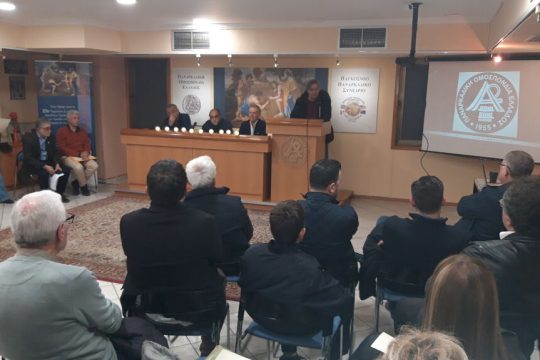 Από την εκδήλωση για τις ανεμογεννήτριες στην αίθουσα της Παναρκαδικής Ομοσπονδίας στην Αθήνα