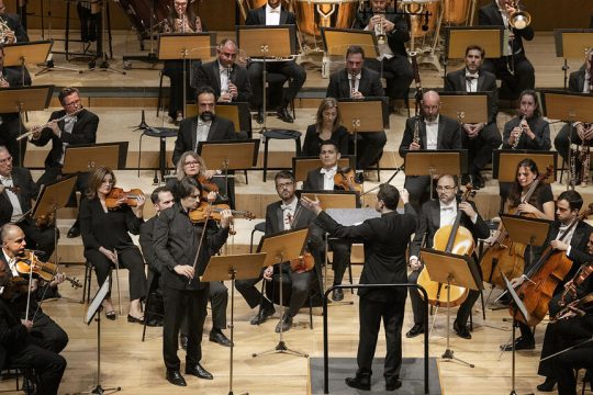 Ο Ανδρέας Παπανικολάου ερμηνεύει το «Κοντσέρτο για βιολί» του Μπρίτεν συνοδευόμενος από την ΚΟΑ υπό τον Λιονέλ Μπρενγκιέ