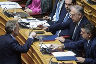 Από τη χτεσινή αντιπαράθεση του κοινοβουλευτικού εκπροσώπου του ΠΑΣΟΚ Π. Γερουλάνου με τον υπουργό Ανάπτυξης Τάκη Θεοδωρικάκο