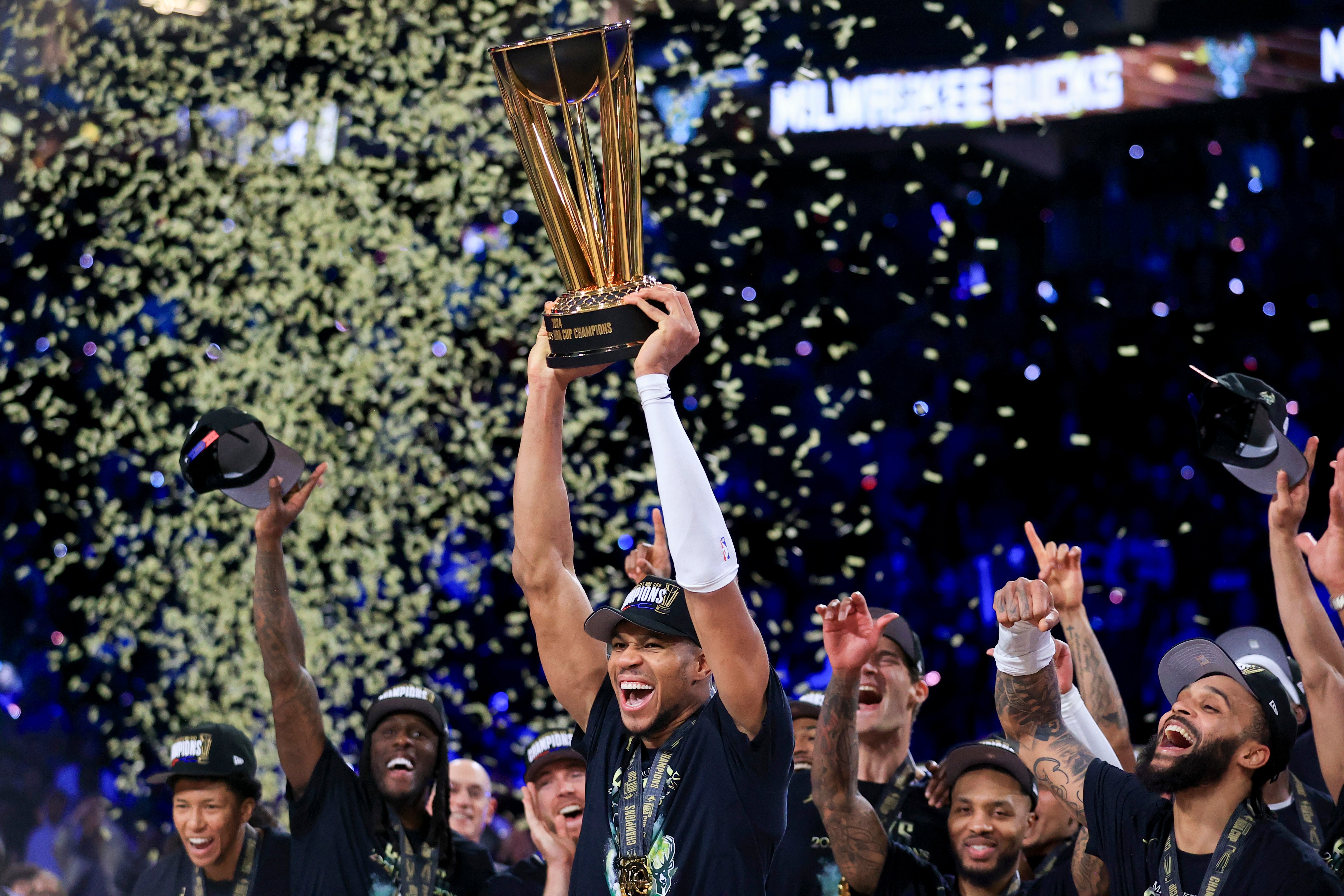 bucks