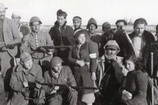 Ελασίτες, νοσοκόμες της Εθνικής Αλληλεγγύης και πολίτες