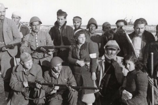 Ελασίτες, νοσοκόμες της Εθνικής Αλληλεγγύης και πολίτες
