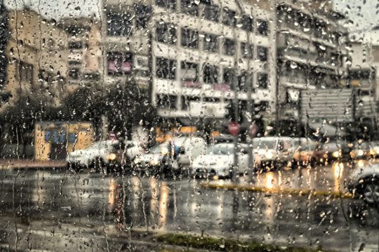 Επελαύνει η κακοκαιρία, πού θα δούμε καταιγίδες και χιονοπτώσεις