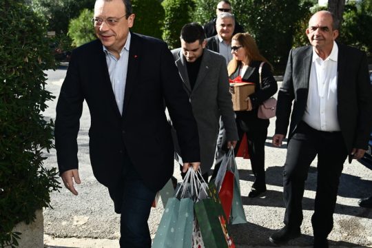 Ο Σωκράτης Φάμελλος στην πρόσφατη επίσκεψή του στο Παιδικό Χωριό SOS της Βάρης