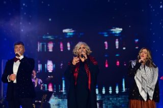 Πρωτοχρονιάτικη εκδήλωση στο Σύνταγμα με τους συντέλεστές της Ταράτσας του Χρόνου