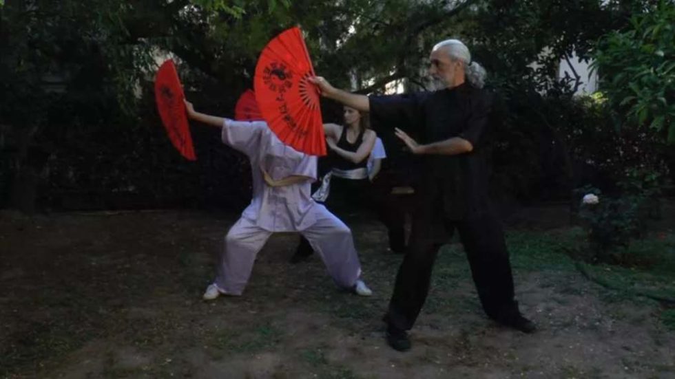 Στην κόψη του ξυραφιού