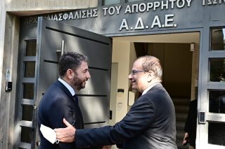 Από τη συνάντηση του Νίκου Ανδρουλάκη με τον πρόεδρο της ΑΔΑΕ Χρήστο Ράμμο για το θέμα των υποκλοπών