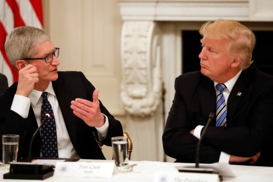 Tim_Cook_Trump_1020