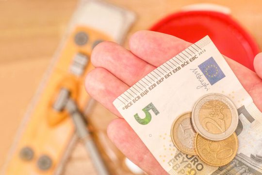 Eurostat: Η Ελλάδα έπιασε πάτο στο κατά κεφαλήν ΑΕΠ - Στην τελευταία θέση μαζί με τη Βουλγαρία