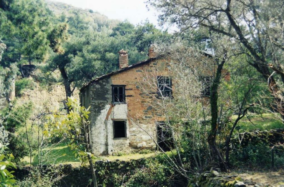Η κατοικία των μηχανικών στο δάσος της Κεράμου