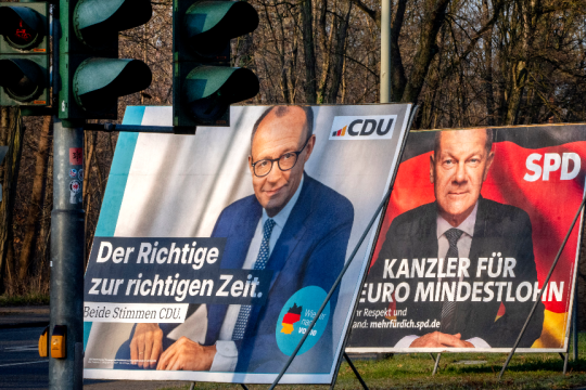Προεκλογικές αφίσες του CDU και του SPD  στη Γερμανία