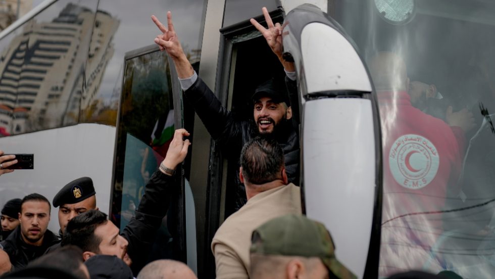 Palestinian_Hostages_1020