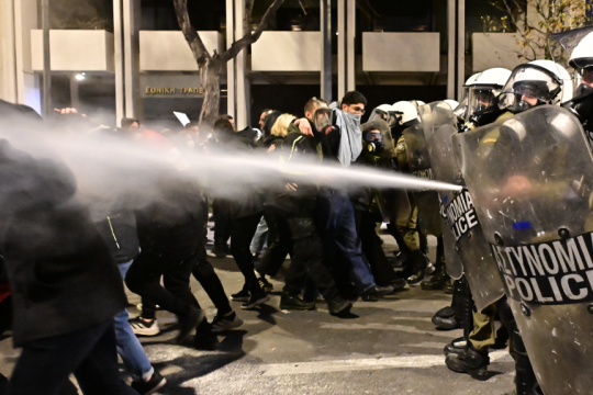 αστυνομική βία κατά διαδηλωτών