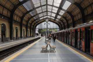 Την υπογειοποίηση των γραμμών του Ηλεκτρικού από το Φάληρο μέχρι τον σταθμό του Πειραιά προτείνει το ΕΒΕΠ