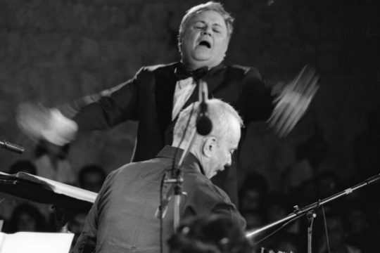 Ο Μάνος με τον Astor Piazzolla