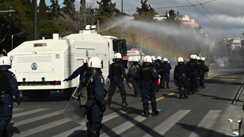 Δυναμεις των ΜΑΤ στο συλλαλητήριο για τα Τέμπη