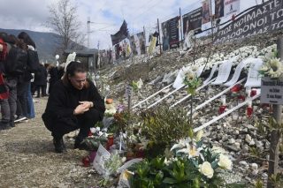 Τρισάγιο στα Τέμπη για τα θύματα