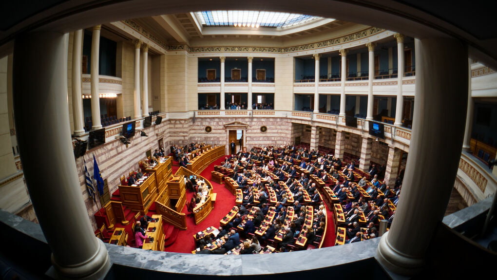 Σαπάκια και στην πολιτική