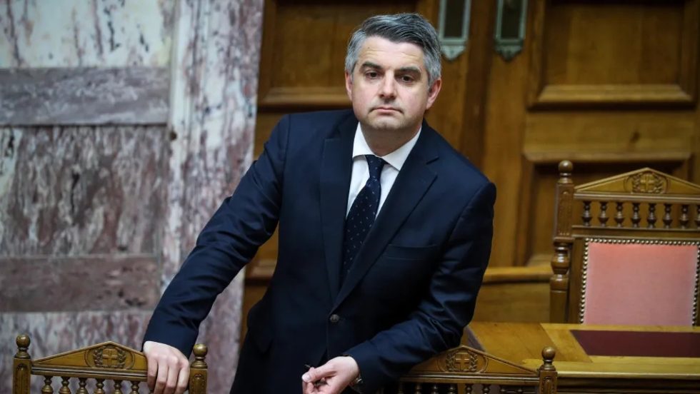 Δίχασε η διαγραφή