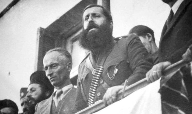 Ο Αρης εκφωνεί τον λόγο του στη Λαμία