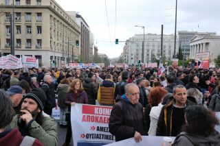 Απεργία και διαδηλώσεις για συλλογικές συμβάσεις