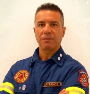 Νίκος Λαυράνος, πρόεδρος της Πανελλήνιας Ομοσπονδίας Ενώσεων Υπαλλήλων Πυροσβεστικού Σώματος.