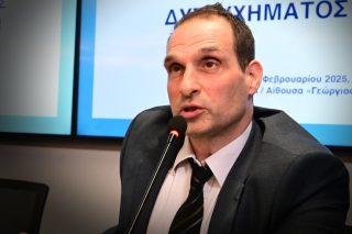 Ο τέως αναπληρωτής πρόεδρος του ΕΟΔΑΣΑΑΜ, Χρήστος Παπαδημητρίου από την παρουσίαση του πορίσματος για το δυστύχημα στα Τέμπη