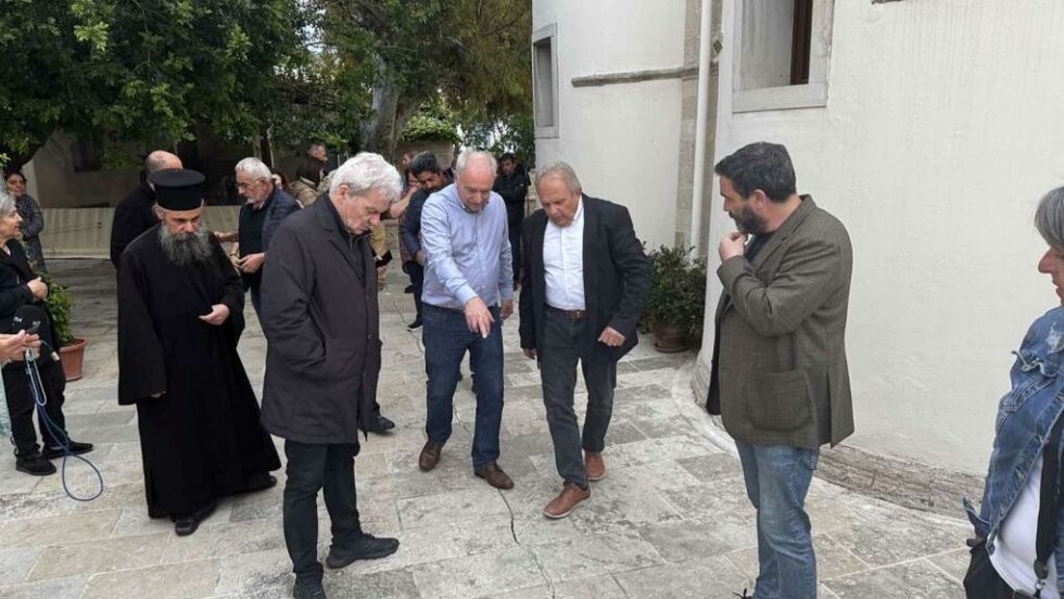 Αυτοψία από τον πρόεδρο του ΟΑΣΠ Ευθύμη Λέκκα, τον δήμαρχο Ηρακλείου και στελέχη του δήμου