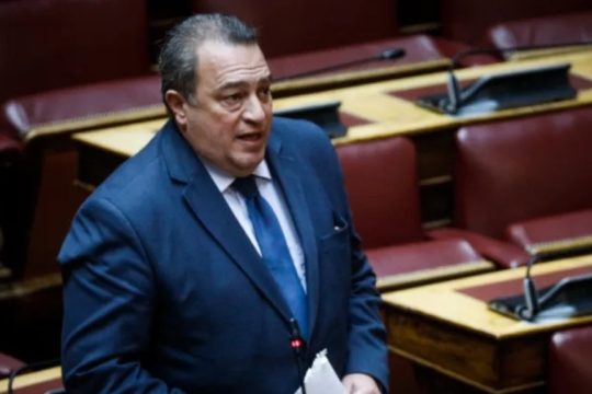 Εισηγητής συνταγματικής αναθεώρησης με... απαράδεκτες «απόψεις» για τα δικαιώματα