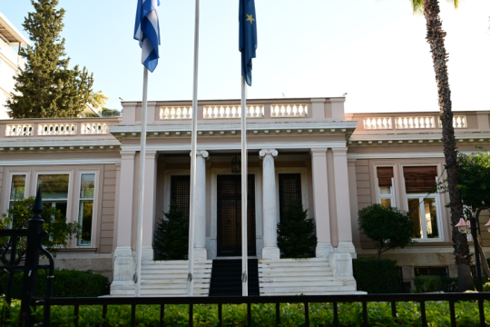 Παραιτήθηκαν Κεφαλογιάννης, Τσιάρας, Βαρτζόπουλος - Μπαίνουν στην κυβέρνηση Σχοινάς, Λαζαρίδης και Τουρνάς, στις 12:30 οι ανακοινώσεις