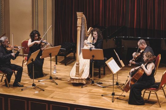 Το κουαρτέτο εγχόρδων τετART-on και η αρπίστρια Γωγώ Ξαγαρά ερμηνεύουν το «Κουιντέτο για άρπα και έγχορδα» του Τ. Α. Χόφμαν στον «Παρνασσό»