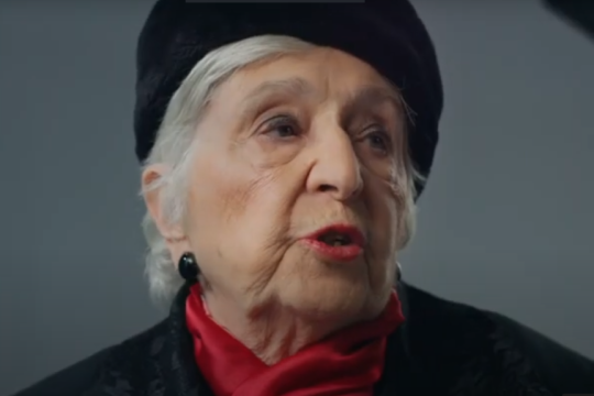Η Θεοπούλα «πάει Eurovision» μαζί με τον Akyla! [βίντεο]