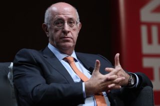 Ο πρόεδρος του ΣΕΒ, Σπ. Θεοδωρόπουλος, σήμανε «συναγερμό» για τις μεσαίες επιχειρήσεις στην προχθεσινή παρουσίαση της έρευνας «Σφυγμός του επιχειρείν», στα συμπεράσματα της οποίας αναφερθήκαμε στο χθεσινό φύλλο της «Εφ.Συν.»