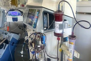 Η βρετανική εταιρεία Clarify Clinics στο Λονδίνο αναλαμβάνει να καθαρίσει το αίμα από μικροπλαστικά και άλλες χημικές ουσίες και τοξίνες