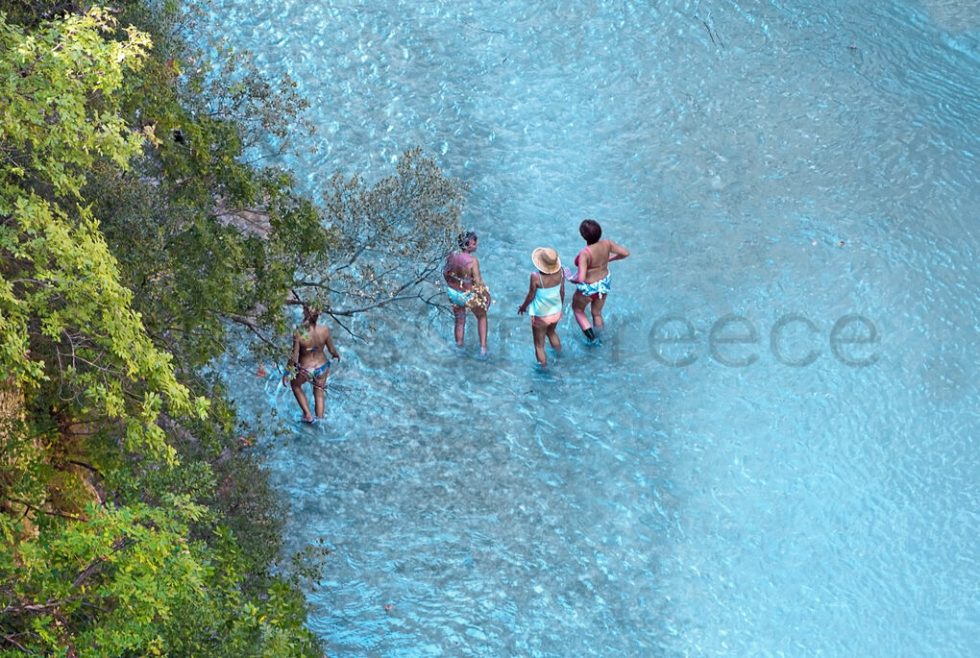 Περπατώντας μέσα στην κοίτη του Αχέροντα