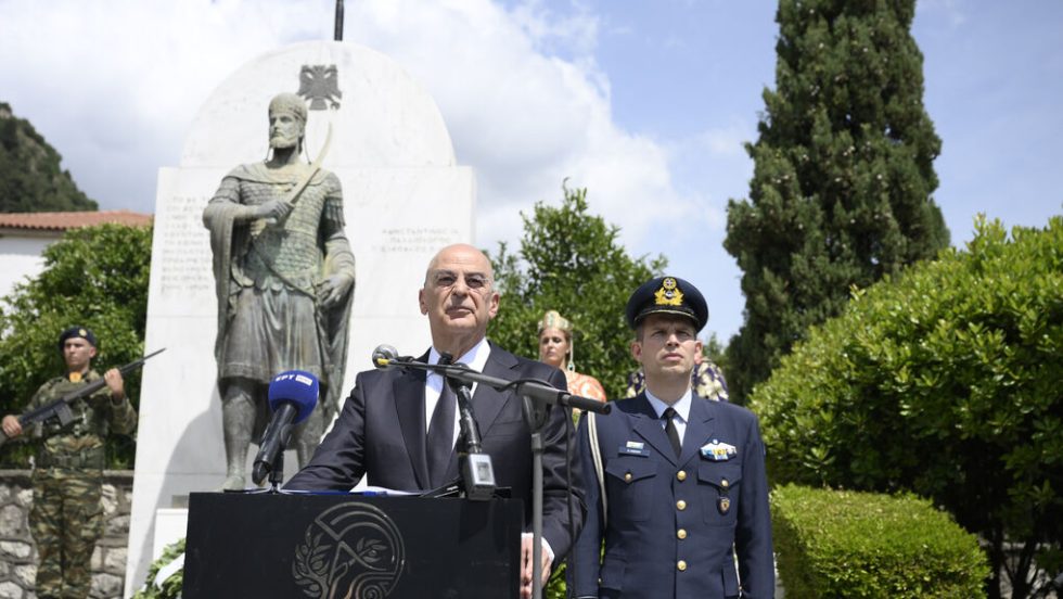 Ο υπουργός Αμυνας Ν. Δένδιας στην εκδήλωση για την επέτειο της Αλωσης της Κωνσταντινούπολης που έγινε χθες στον Μυστρά
