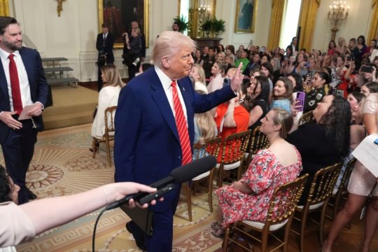 Trump_Vretania_Dasmoi_1020_1