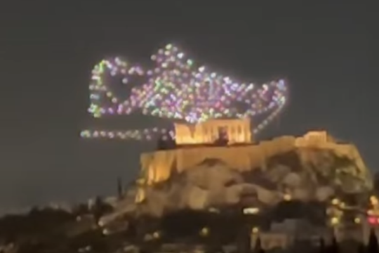 το drone σόου με επίκεντρο την Ακρόπολη