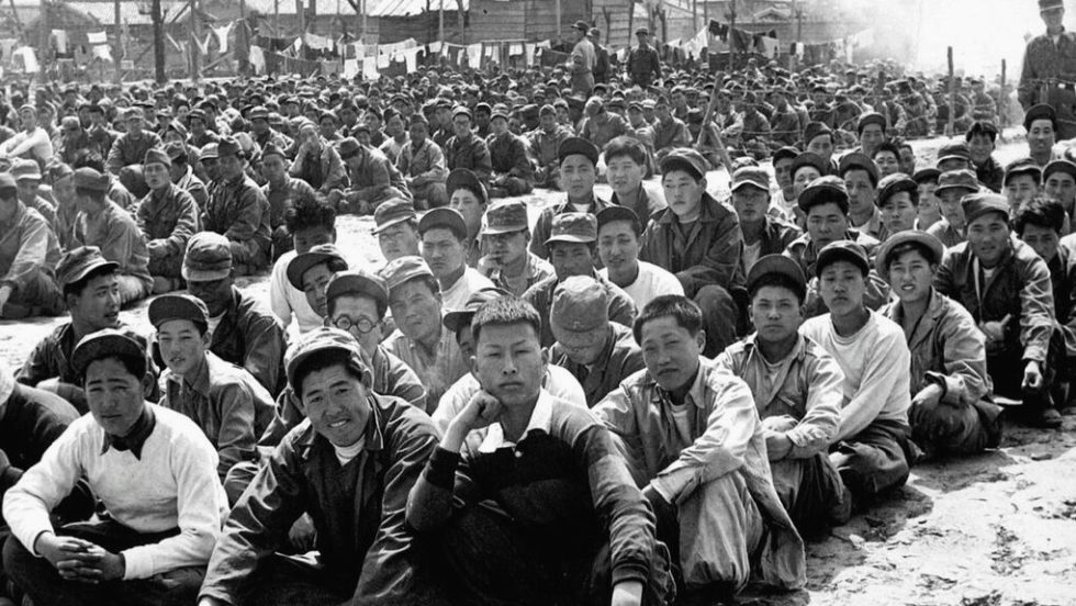 Chinese_and_North_Korean_POWs_at_camp_in_Pusan