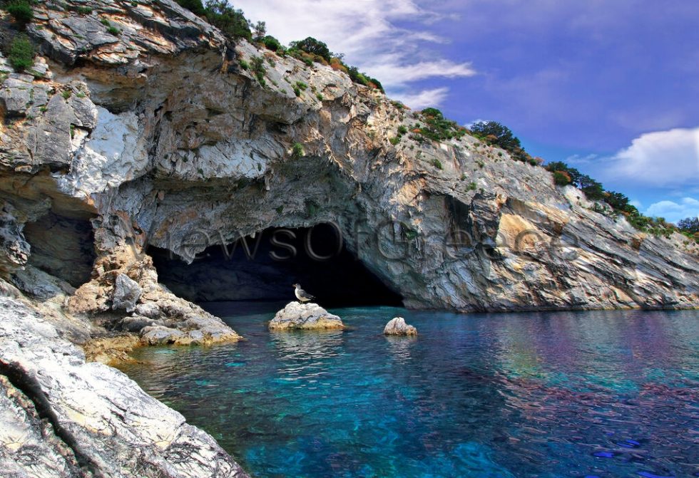 Η σπηλιά του Γιοβάνη στο Μεγανήσι