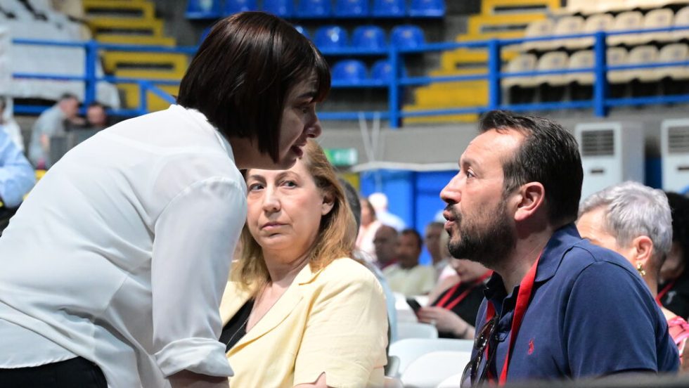 papas synedrio syriza