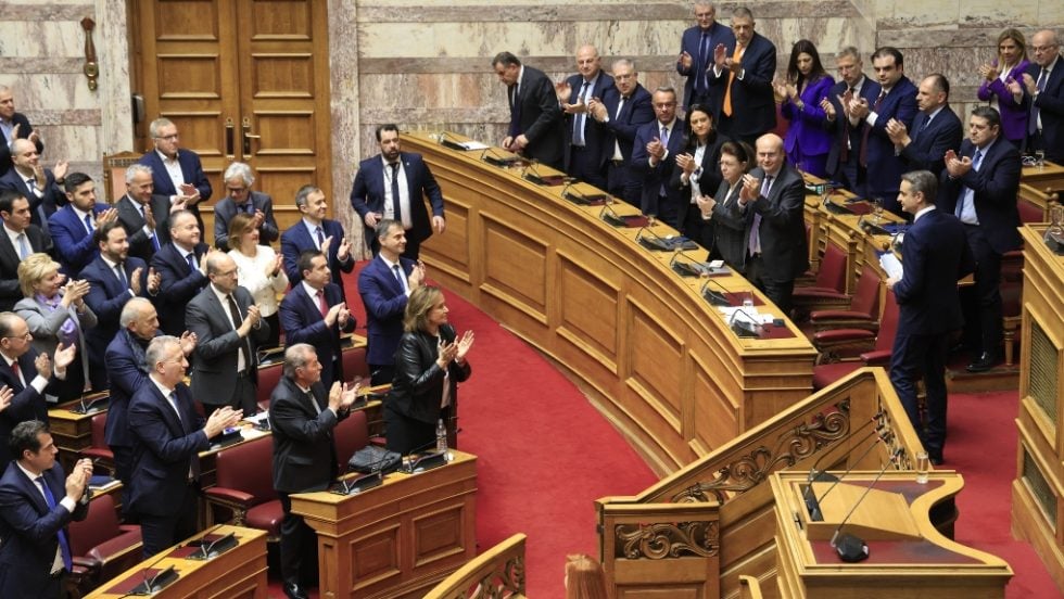Ο Κυριάκος Μητσοτάκης και οι υπουργοί στη Βουλή