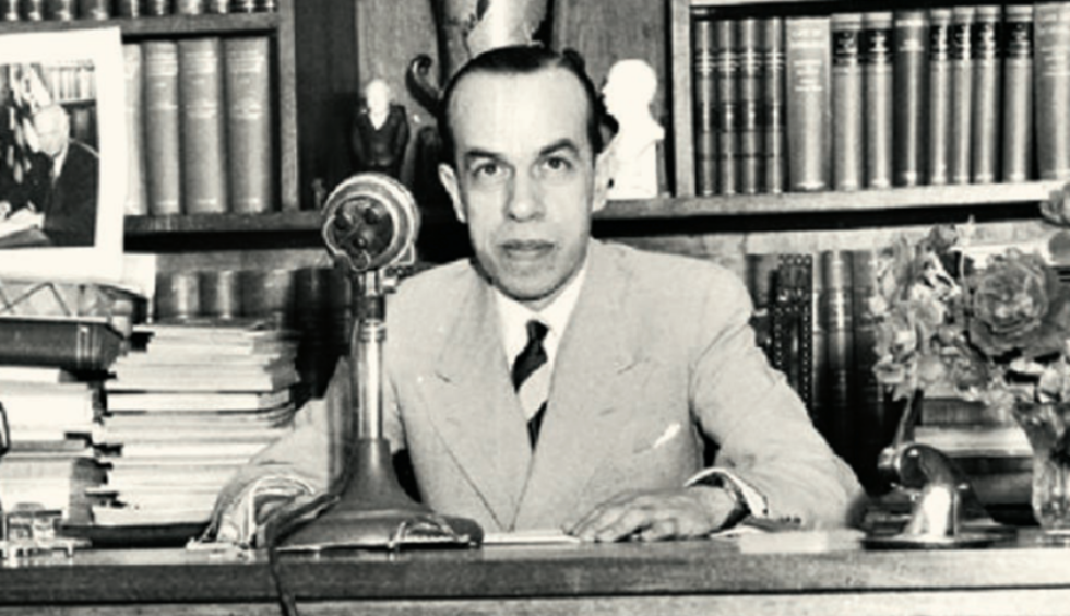 Ο Μαρκεζίνης, τον οποίο προόριζε ο Παπαδόπουλος για πρωθυπουργό, με τον εαυτό του πανίσχυρο πρόεδρο, στο σενάριο που τινάχτηκε στον αέρα από την εξέγερση του Πολυτεχνείου