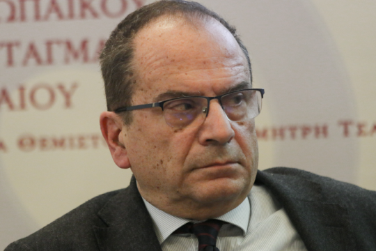 Ο Ράμμος αποδομεί το Alithia Forum: «Ο ελεγχόμενος δεν μπορεί να προσδιορίσει πώς θα του γίνει ο έλεγχος»