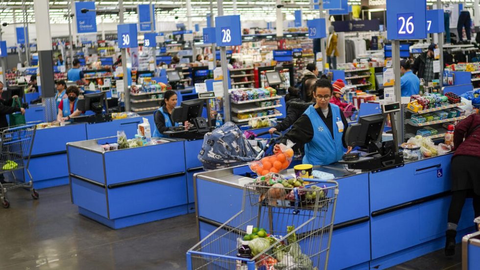 Οι δασμοί του Τραμπ επηρεάζουν το 75% των τροφίμων που εισάγονται στις ΗΠΑ, επιβαρύνοντας κυρίως τα φτωχότερα νοικοκυριά