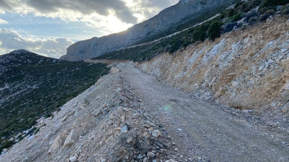 paranomoi dromoi amorgos