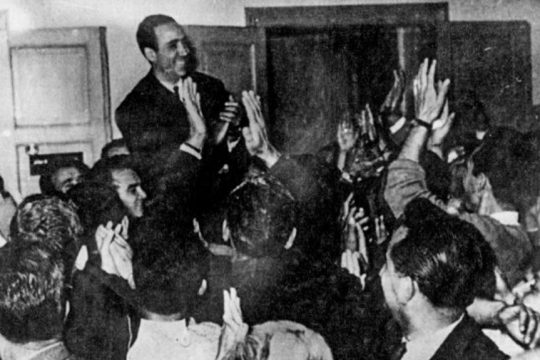 Η τελευταία φωτογραφία του Γρηγόρη Λαμπράκη, λίγο πριν από τη δολοφονία του (22/5/1963)