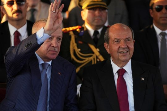 Ταγίπ Ερντογάν- Ερσιν Τατάρ στις εκδηλώσεις στα κατεχόμενα για τα 51 χρόνια από την τουρκική εισβολή στην Κύπρο