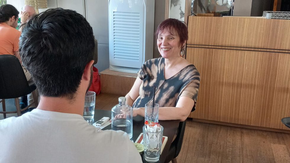 Ο «Ντανιέλ» προτίμησε να μιλήσει με ψευδώνυμο και να φωτογραφηθεί με την πλάτη στον φακό
